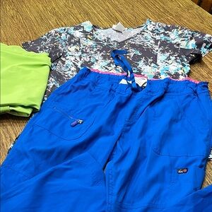 Scrub Blue Petite Pants scrum shirt and extra green pants